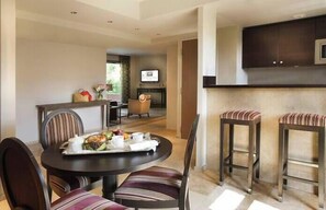 Daily full breakfast (EUR 15 per person)