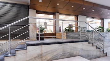 Hus | Reception