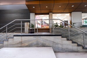 하우스 | 리셉션