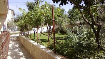 Talo (Rooms Tatjana - Double Room (1)) | Puutarha