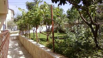 Maison (Rooms Tatjana - Double Room (2)) | Jardin