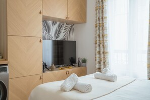 Iron/ironing board, free WiFi, bed sheets