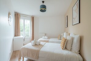 2 chambres, fer et planche à repasser, Wi-Fi gratuit, draps fournis