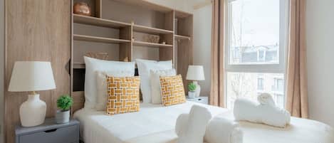 Fer et planche à repasser, Wi-Fi gratuit, draps fournis