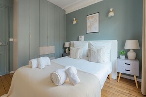 2 bedrooms, iron/ironing board, free WiFi, bed sheets