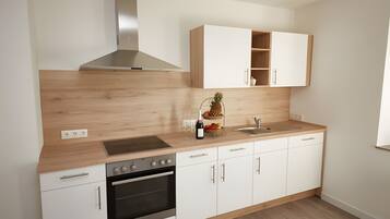 Kühlschrank, Ofen, Herdplatte, Geschirrspüler