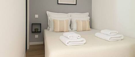 1 chambre, fer et planche à repasser, Wi-Fi gratuit, draps fournis