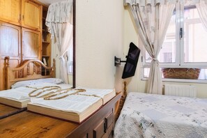 4 slaapkamers, een strijkplank/strijkijzer, wifi, beddengoed