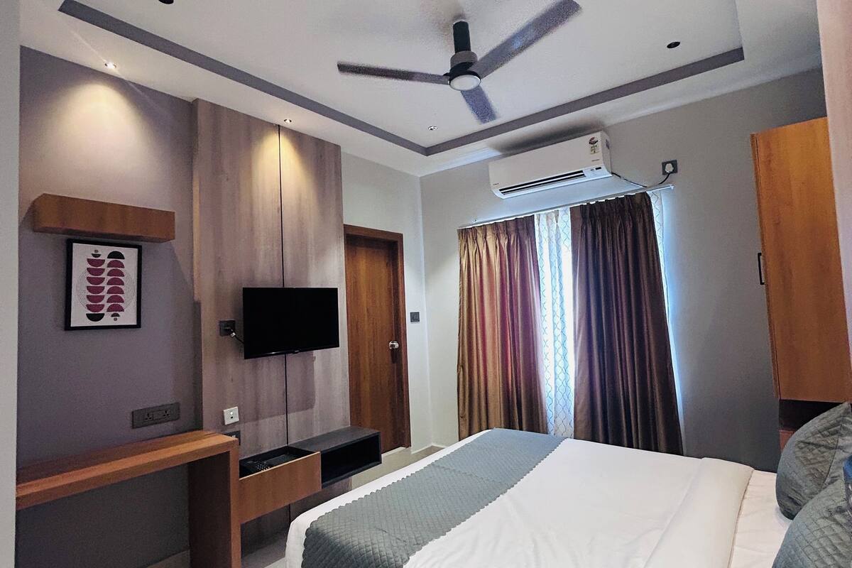 Habitación Deluxe doble | Escritorio, wifi gratis, ropa de cama
