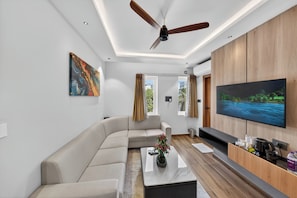 Executive-Suite | Wohnbereich | LED-Fernseher