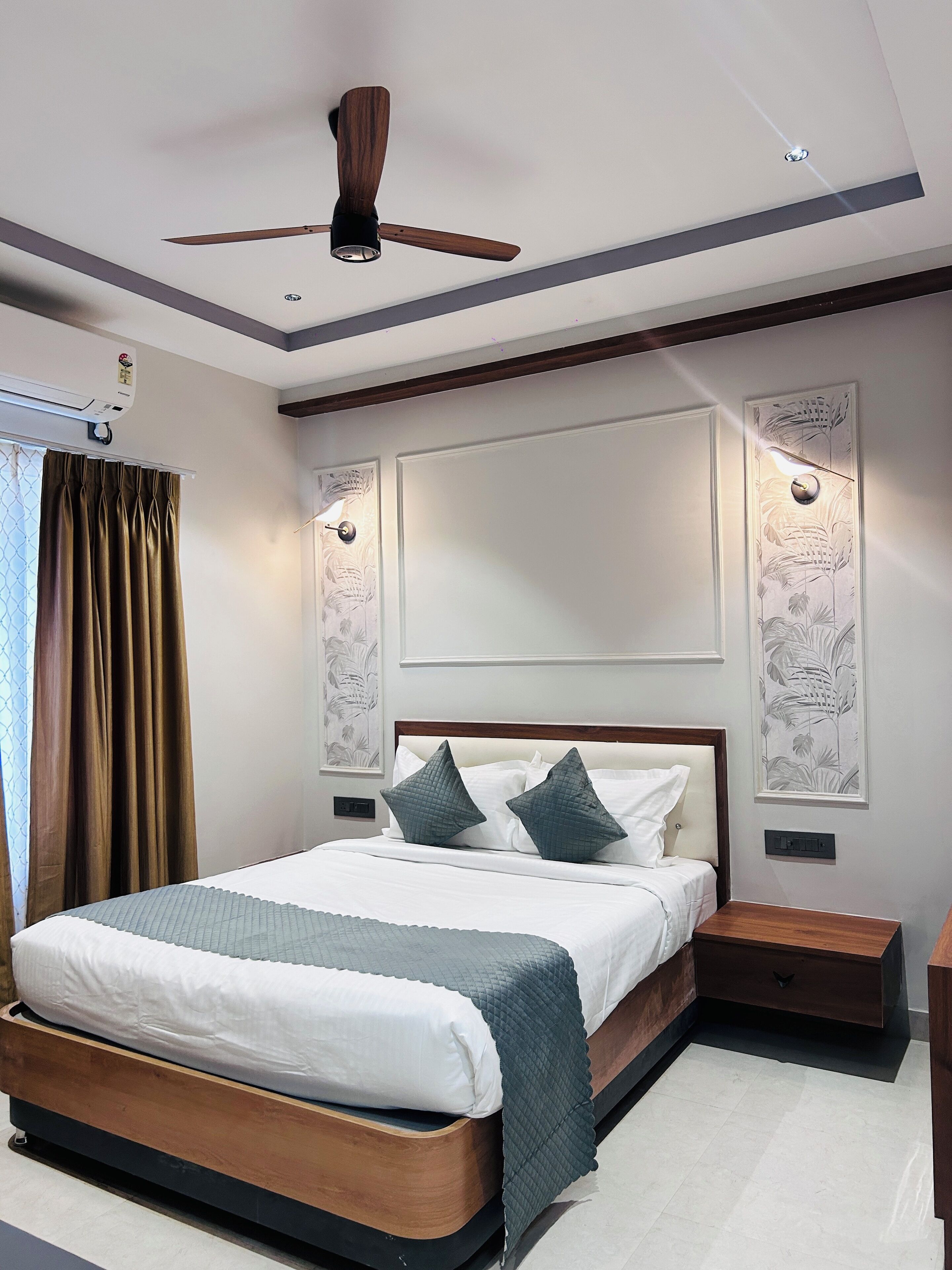 Deluxe Double Room | Desk, free WiFi, bed sheets