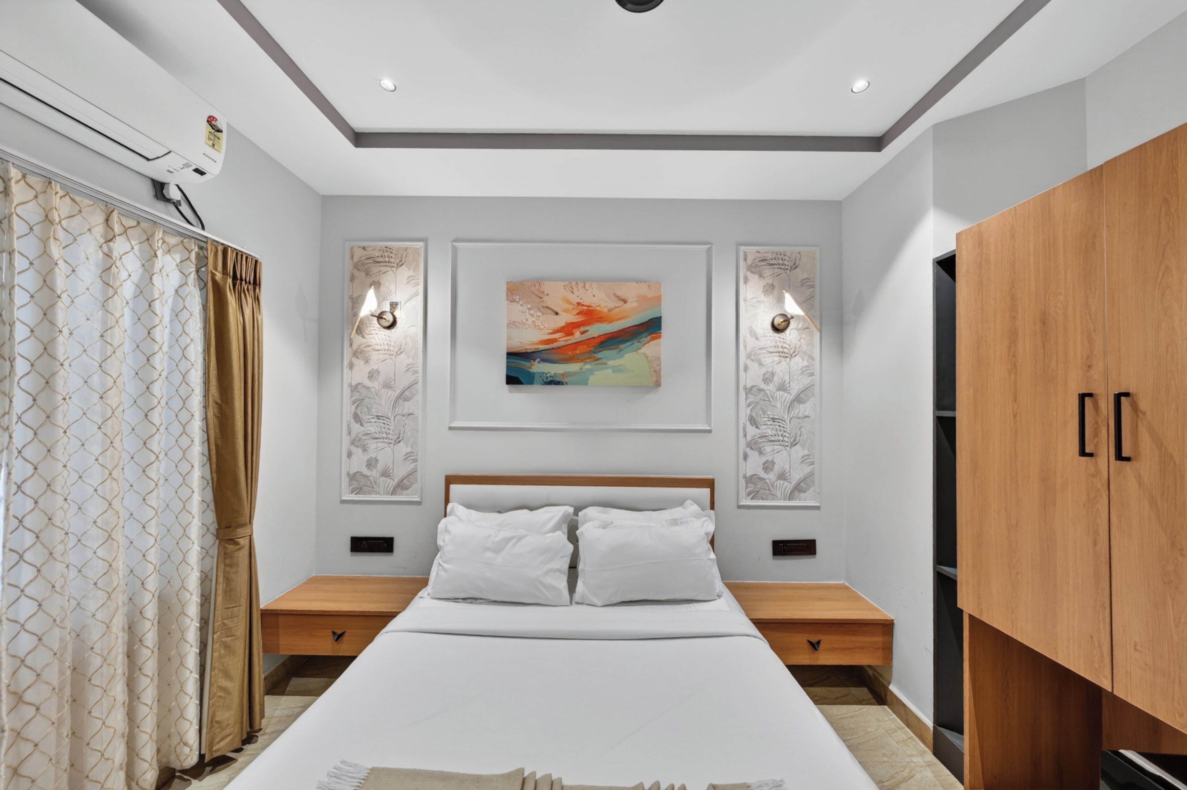Deluxe Double Room | Desk, free WiFi, bed sheets