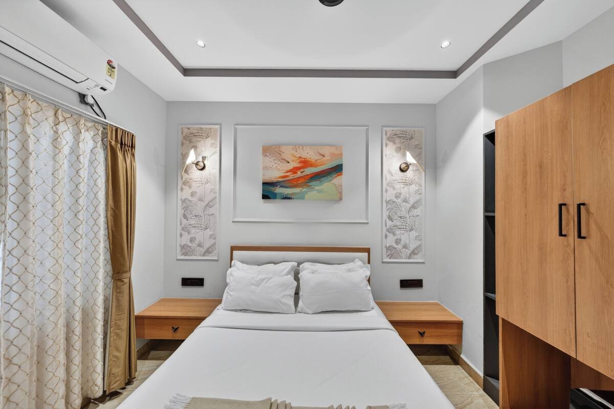 Quarto casal luxo | Escrivaninha, Wi-Fi de cortesia, roupa de cama