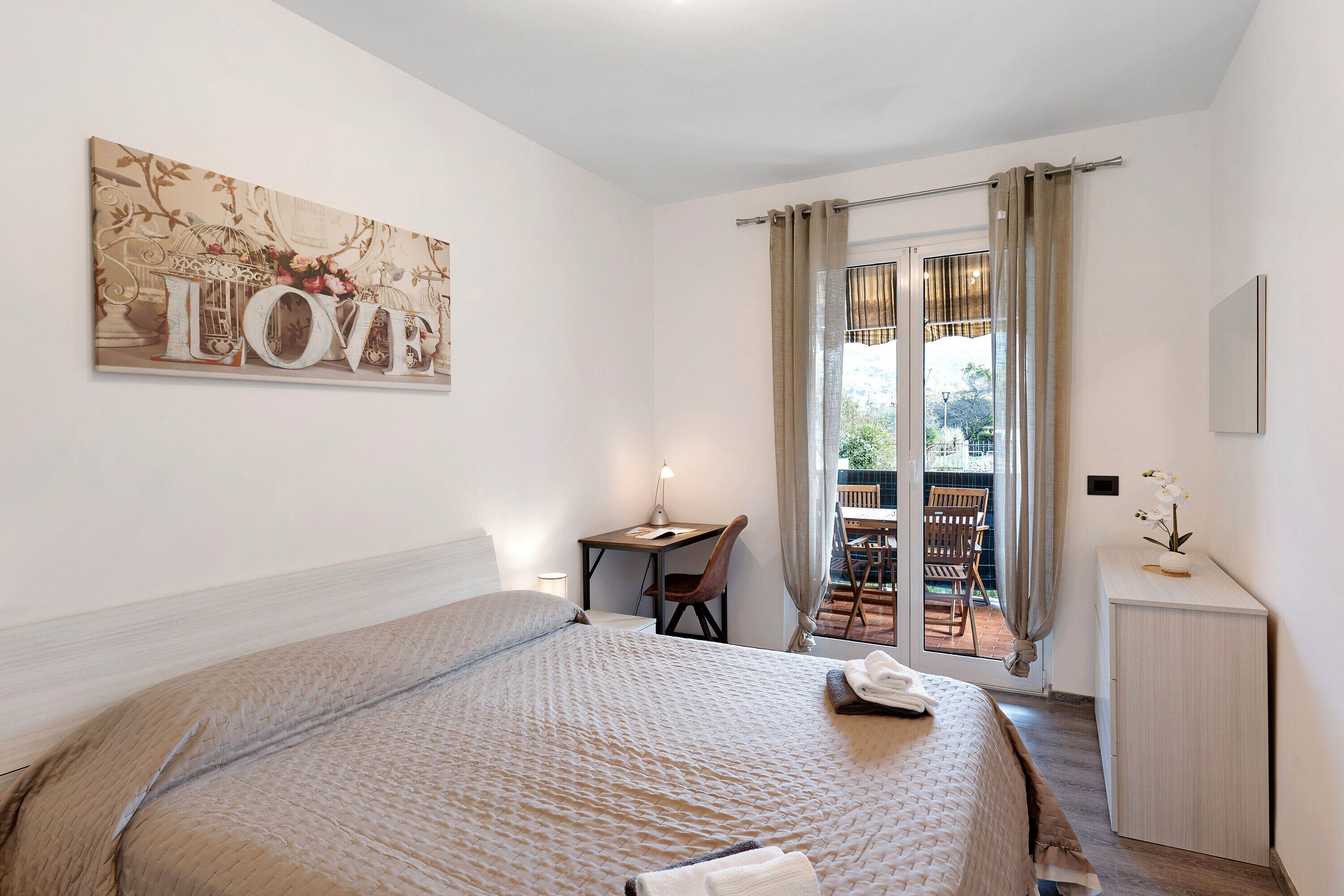 1 多间卧室、熨斗/熨衣板、WiFi、床单