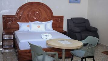 Executive-Einzelzimmer, Stadtblick | Kostenloses WLAN, Bettwäsche