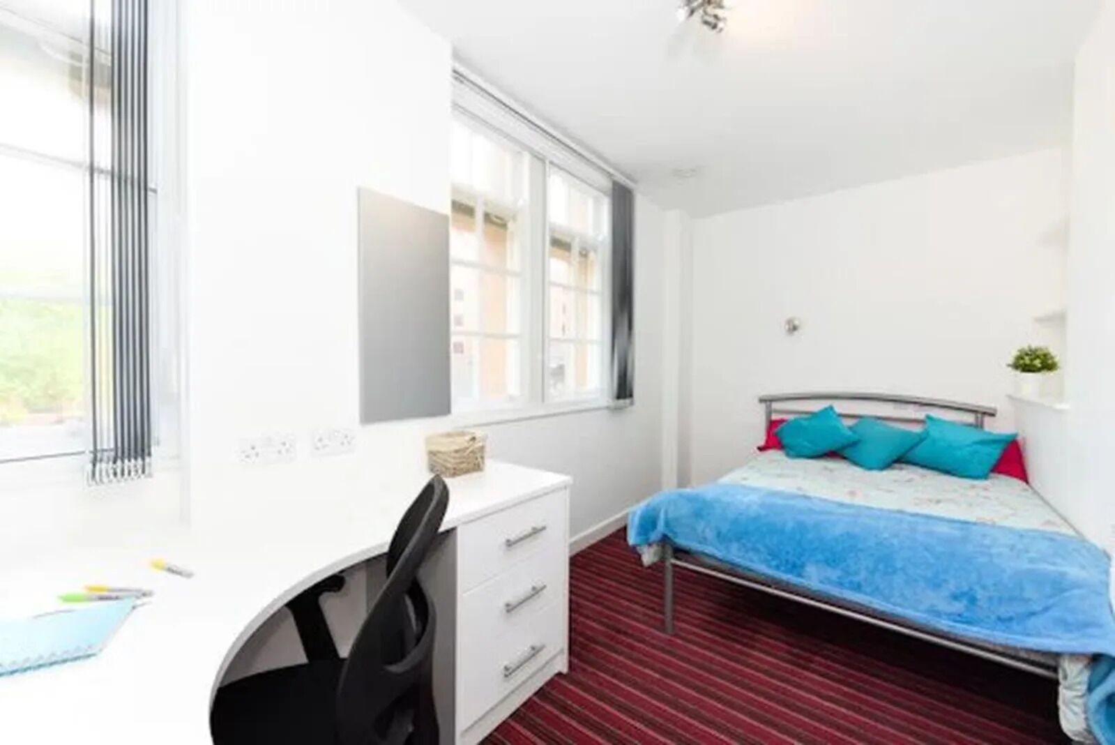 Rideaux occultants, Wi-Fi gratuit, draps fournis