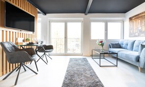 Comfort Studio, Balcony | Laptop workspace, iron/ironing board, free WiFi, bed sheets