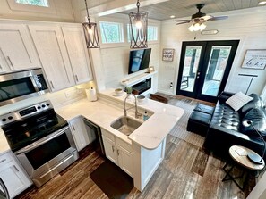 Refrigerador, microondas, horno, placa de cocina