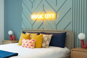 8 Schlafzimmer, Schreibtisch, Bügeleisen/Bügelbrett, WLAN