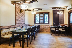 House | Dining