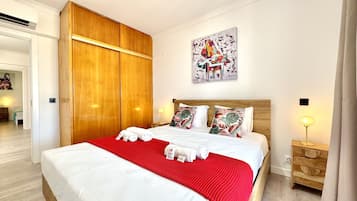 2 bedrooms, bed sheets