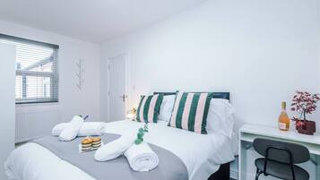 House | Wi-fi percuma, cadar katil