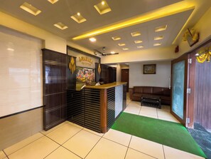 Reception - Hotel Dwaraka (Mumbai)