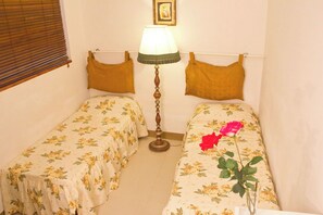 1 bedroom, iron/ironing board, internet, bed sheets