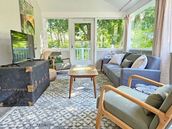 Smart TV, books, offices