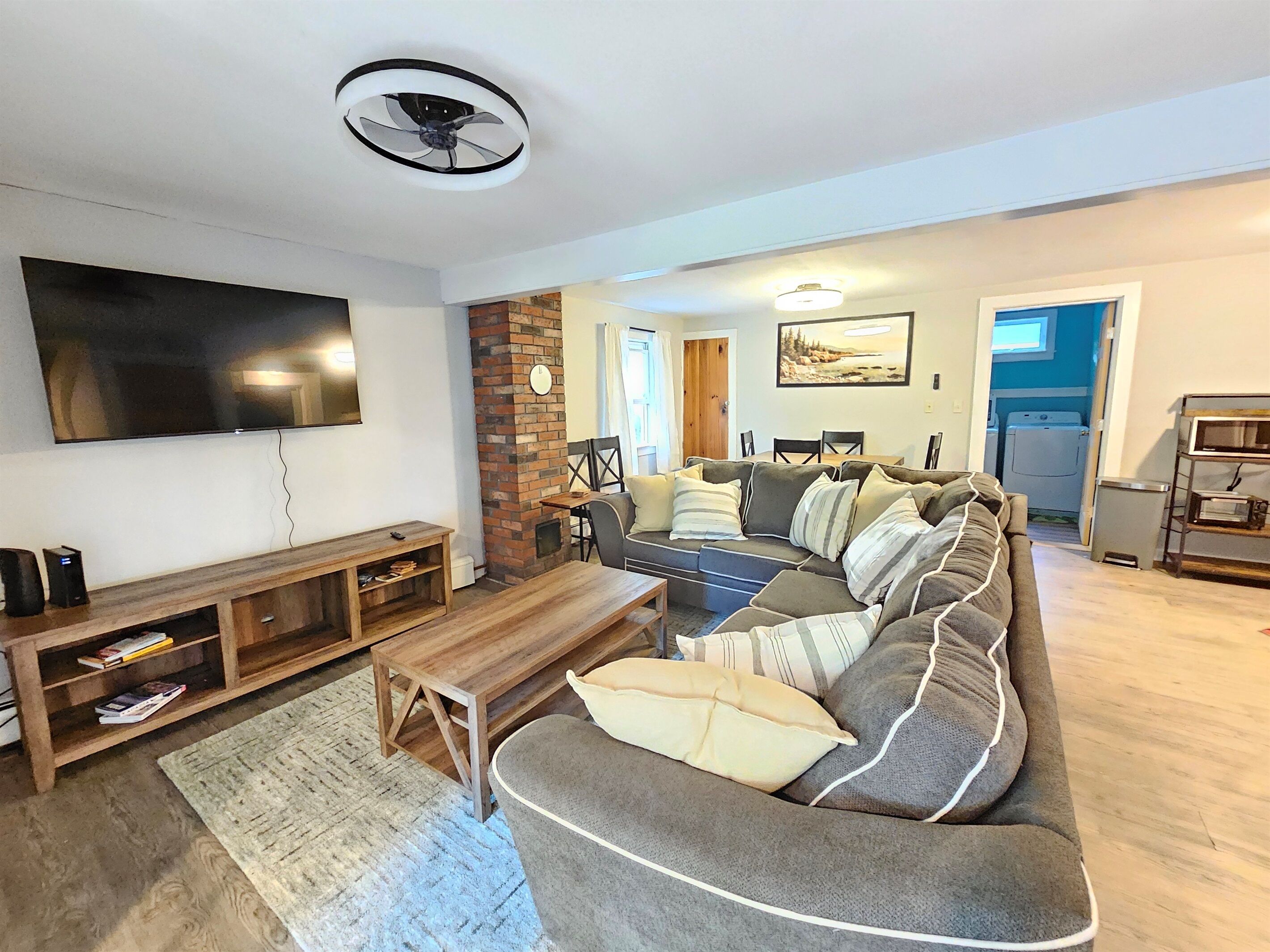 スマートテレビ、書庫、書斎 / ワークスペース