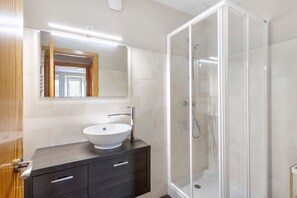 تجهيزات دش، مجففات شعر، مناشف