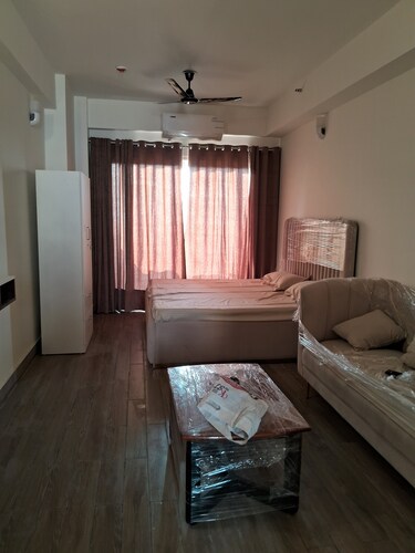 runway studio appartment