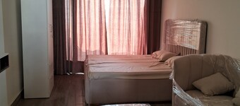 runway studio appartment