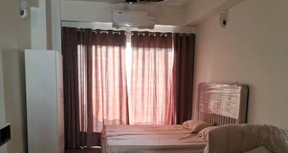 runway studio appartment