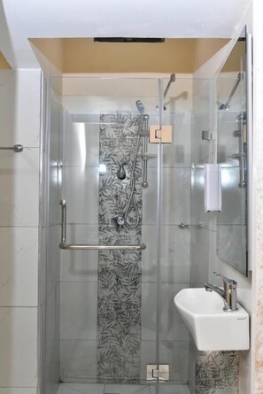 Comfort Double Room | Bathroom