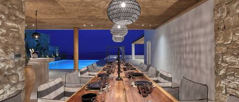 Outdoor dining