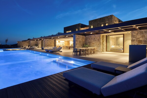 A heated pool - Aegean Bliss Above Mykonos (Mykonos)