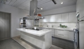 Kühlschrank, Esstisch