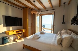 9 quartos, ferros/tábuas de passar roupa, berço de viagem