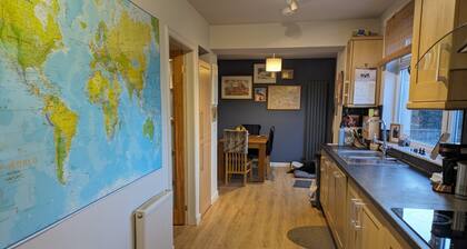 A perfect location for the airport and the city, comfortable stay home from home