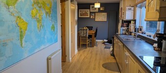 A perfect location for the airport and the city, comfortable stay home from home