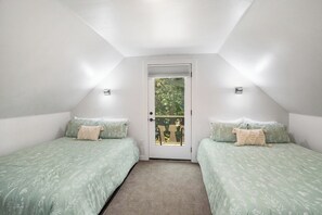 3 slaapkamers, een bureau, wifi, beddengoed