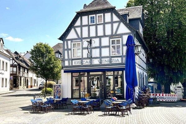 屋外ダイニングエリア