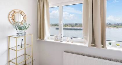 Schicke Wohnung mit atemberaubendem Rheinblick