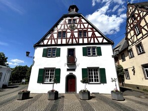 Esterni