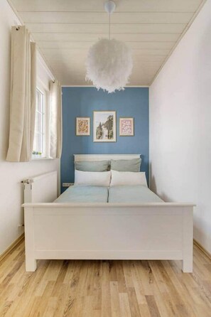 2 多间卧室、熨斗/熨衣板、WiFi、床单