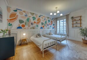 2 bedrooms, travel crib, WiFi, bed sheets