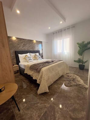 4 makuuhuonetta, silitysrauta/-lauta, Wi-Fi, vuodevaatteet