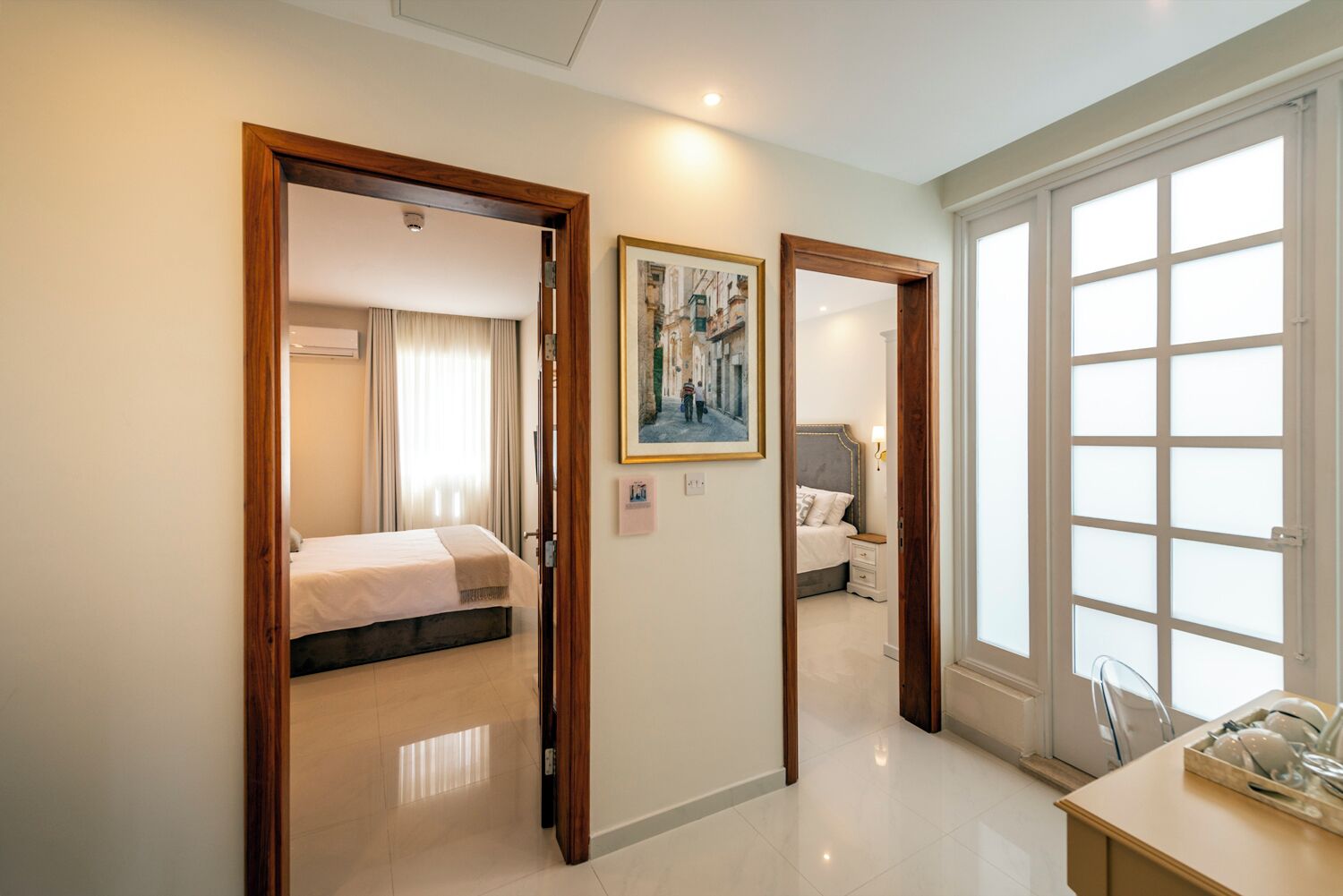 Family Room | Minibar, in-room safe, individually decorated, individually furnished