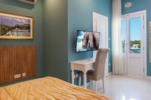Chambre Double, balcon, vue jardin | Minibar, coffres-forts dans les chambres, décoration personnalisée